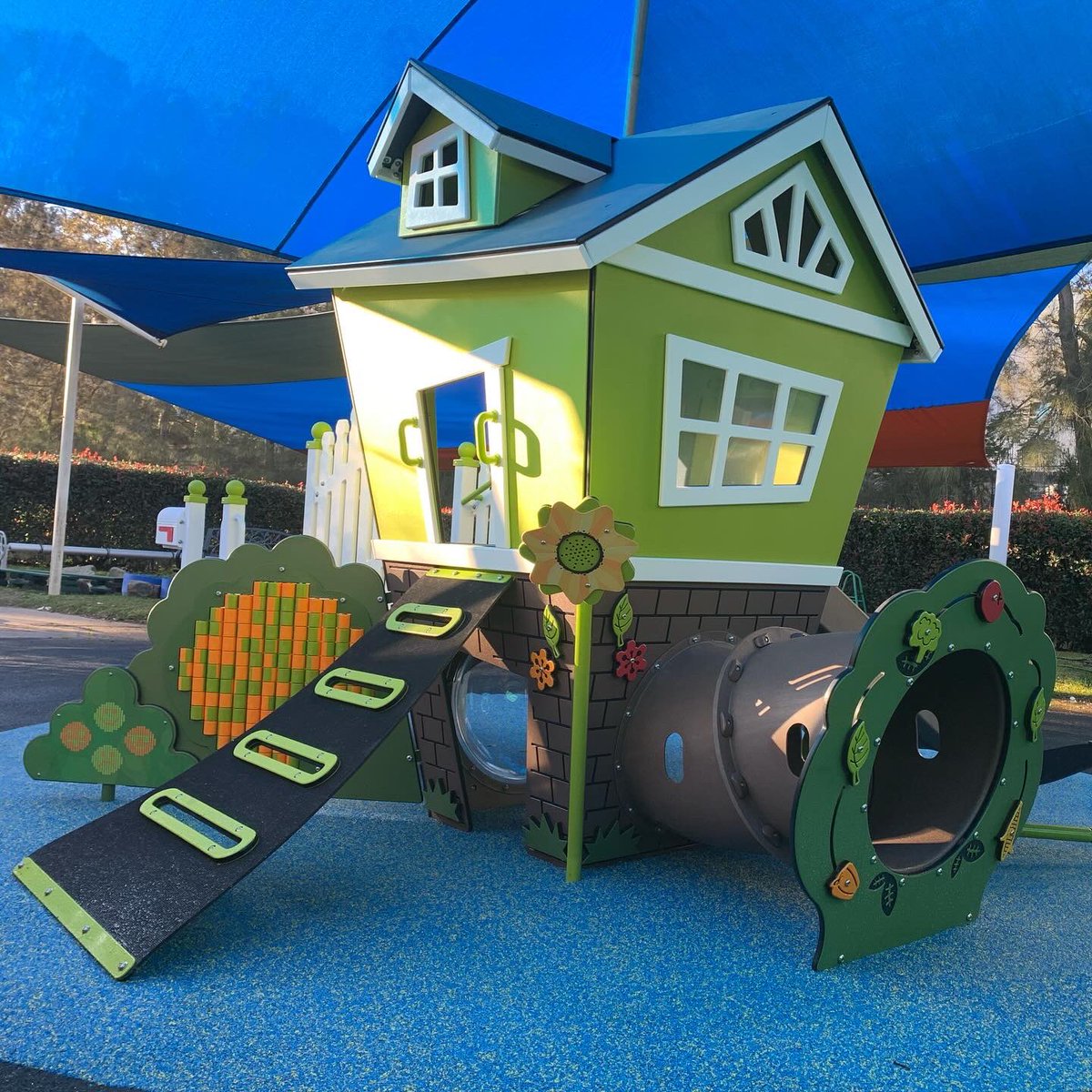 Parkequip1's tweet image. The Smart Play Loft is the perfect solution for child care environments to provide a compact unit packed with features!  New intall at Westmeadow Child Care located in the Westmead Children’s Hospital. 
#playconnectsus #playlsi #landscapestructures #smartplay #loft @PlayLSI