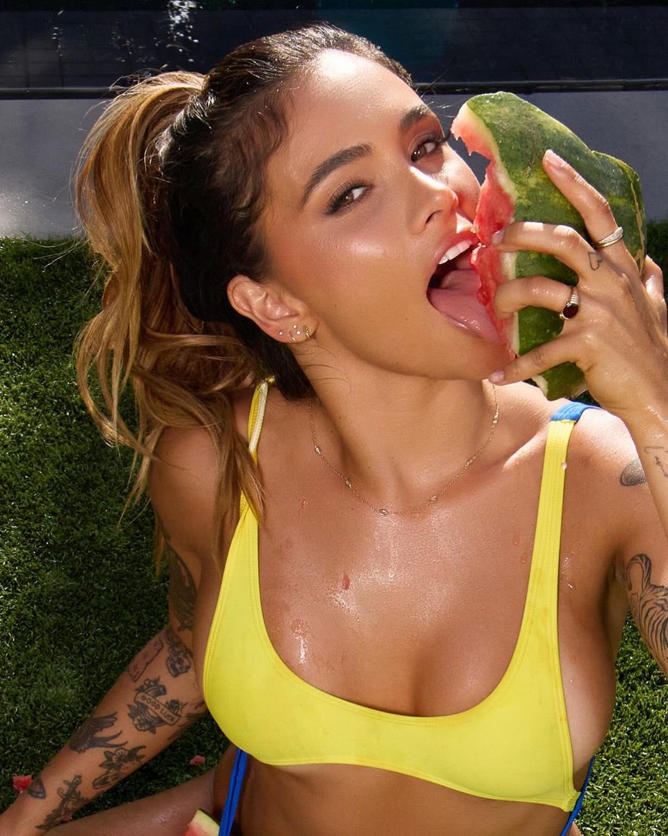 lavaxgrl's tweet photo. Want a bite? 🍉 https://t.co/yU9BcVshLH