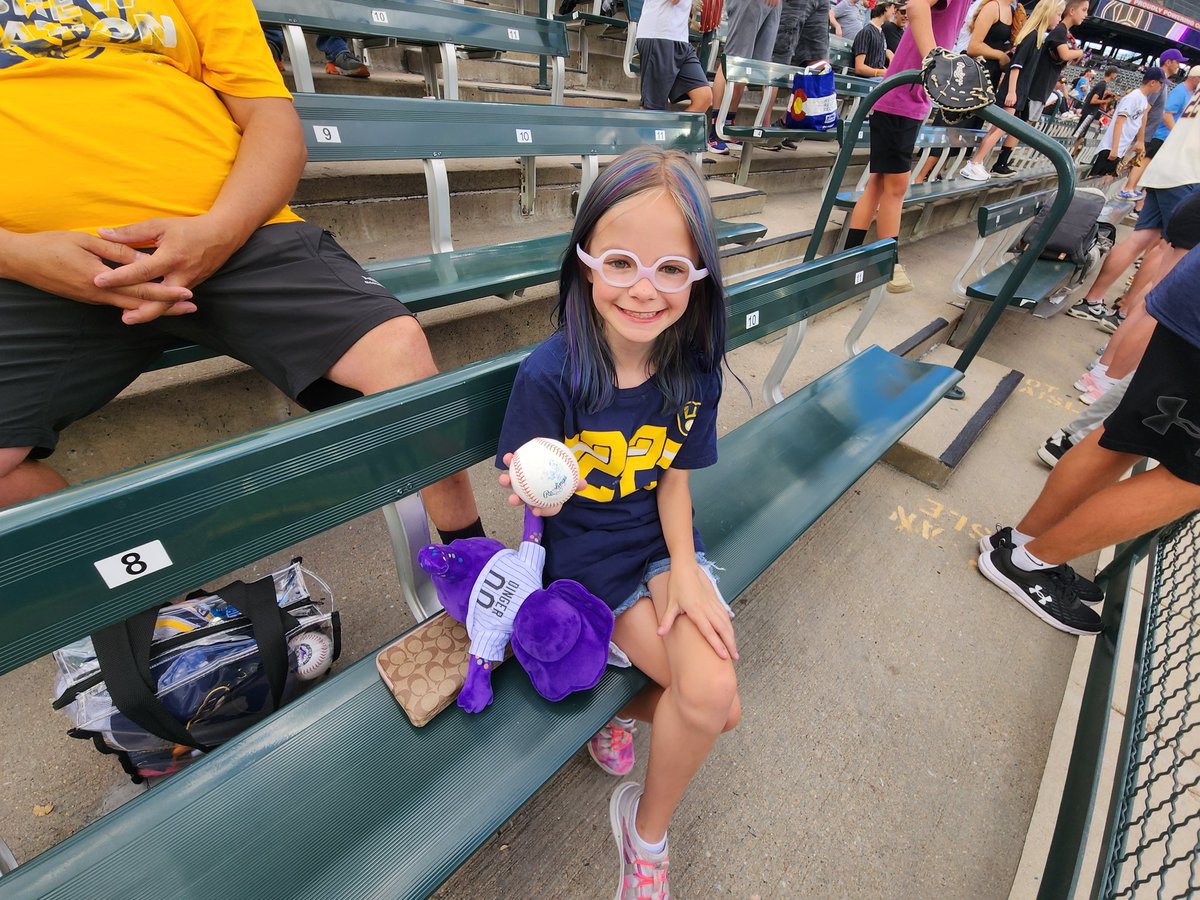 D3aTh1369's tweet photo. #Ilovecoorsfield https://t.co/gmu9XIuSqX