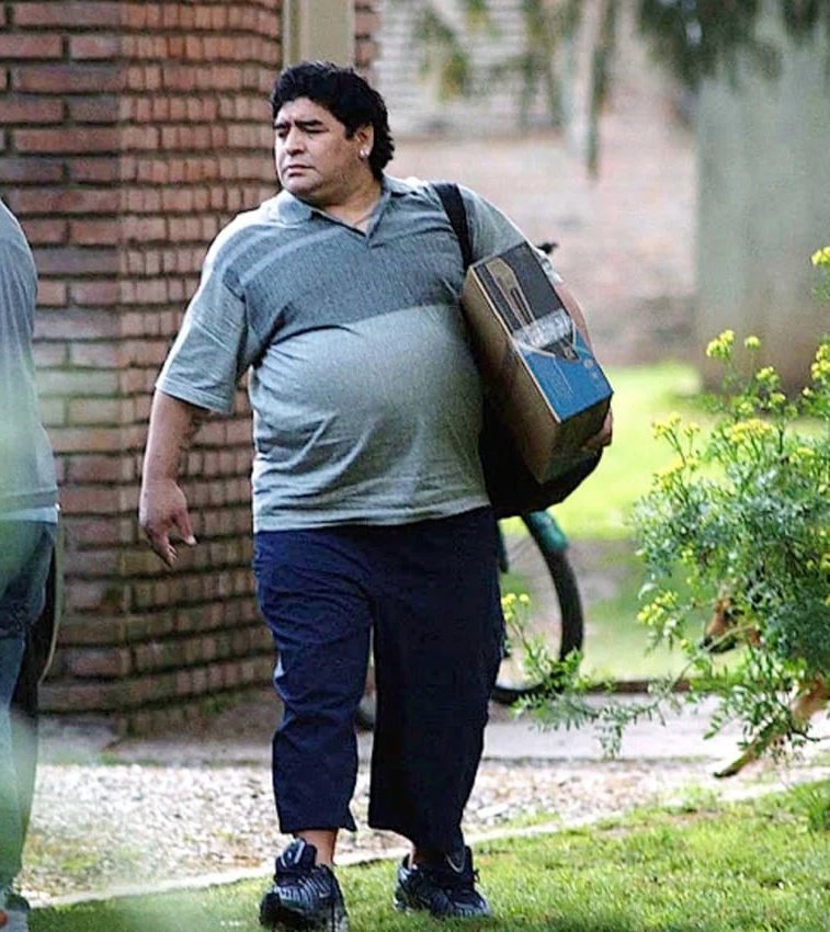 Cristiano Ronaldo a los 39 años  //
Maradona a los 39 años