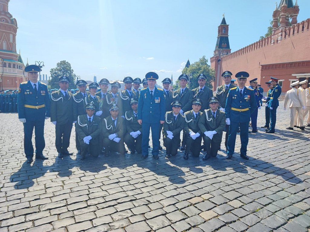 La Academia del Servicio Estatal de Bomberos de Rusia graduó a 18 jóvenes de #Cuba como ingenieros en protección contra incendios
