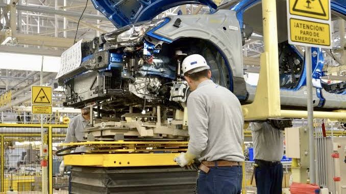 #MéxicoYElMundo Pone EU ojo en inversión automotriz china en México

La USTR mencionó que organismos laborales de EEUU criticaron que las importaciones de autos desde México se benefician de la mano de obra barata.

👉🏼 bit.ly/3XM6K9m