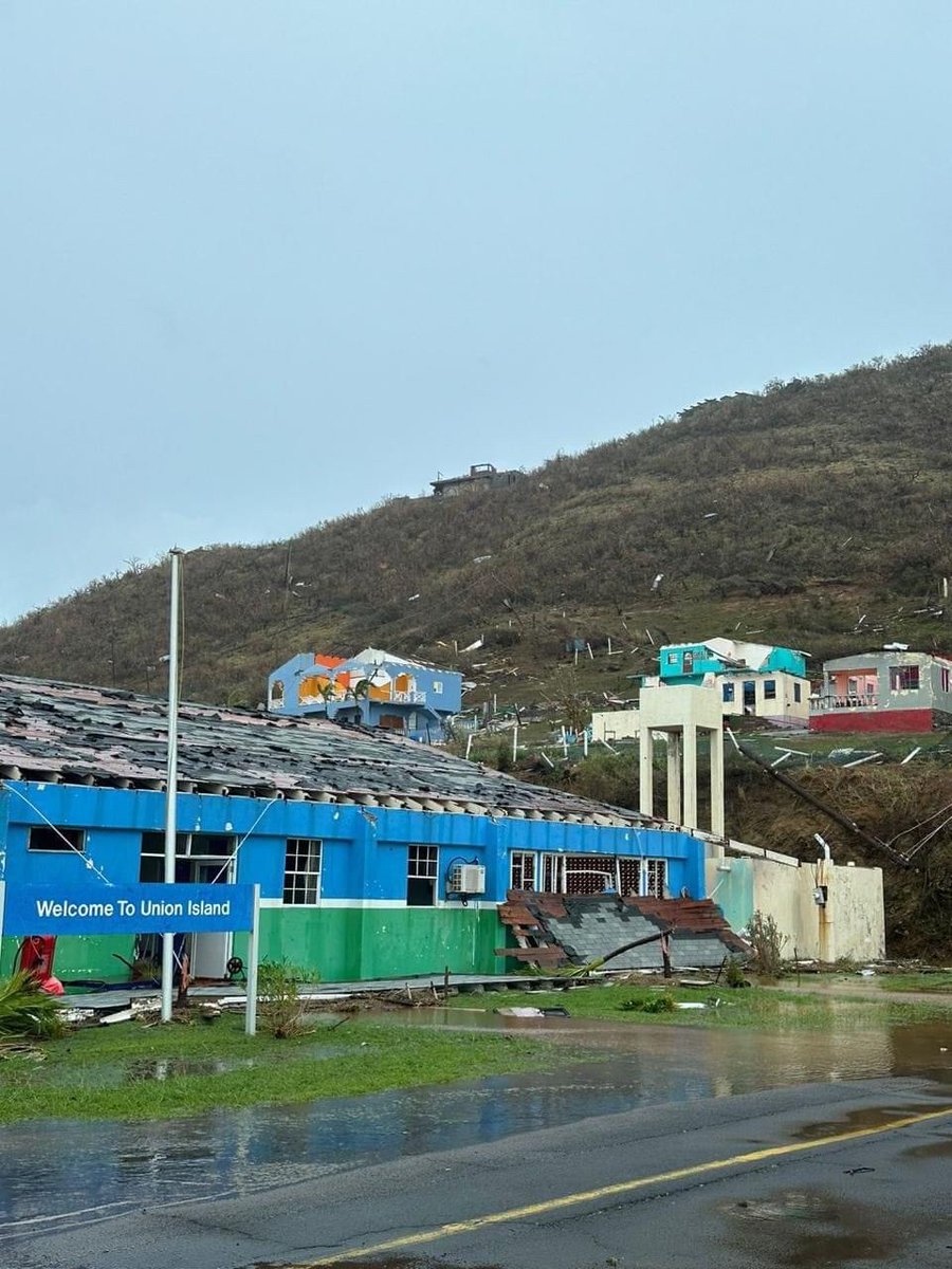 Heartbreaking scenes emerging from Union Island, Grenadines 🇻🇨 after #HurricaneBeryl. 

PM Gonsalves says local comms are down. UNICEF is on standby to assess the situation &amp; deliver life-saving supplies to affected populations in the Eastern Caribbean. 

📷: Dr Ralph Gonsalves