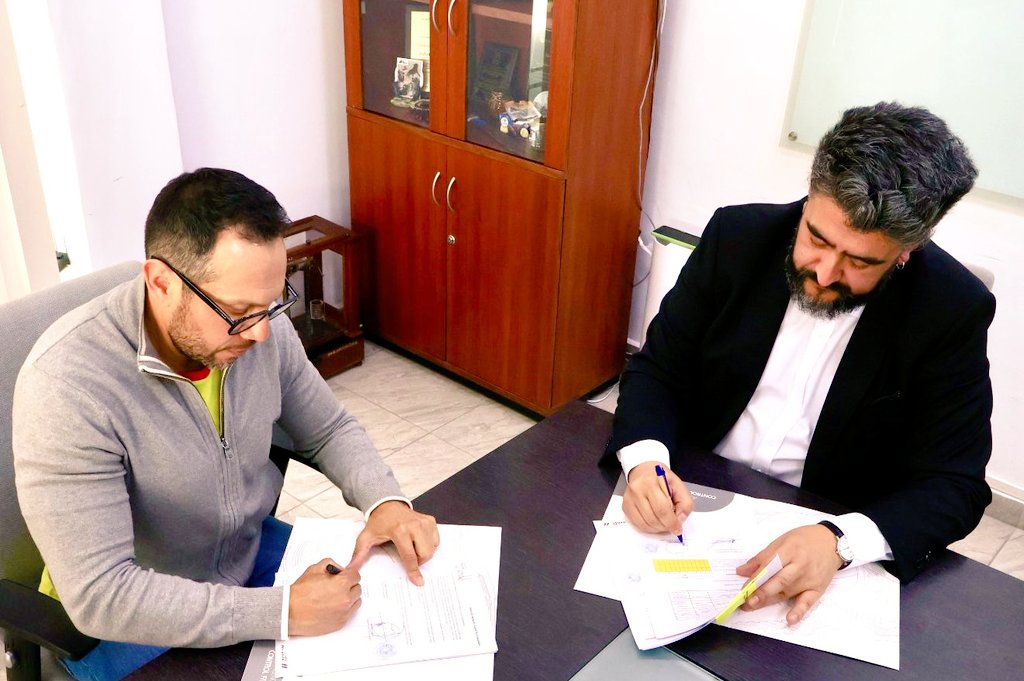 AgrocalidadEC's tweet photo. 🤝 ¡Unimos esfuerzos para potenciar al sector agrícola!

✍🏻 Junto a @IICAnoticias firmamos un convenio para la ejecución del Programa de Medidas Fitosanitarias - PROMEFI para aplicar procesos de certificación a musáceas a escala nacional y garantizar una producción de calidad. https://t.co/BVbSf79Bjm