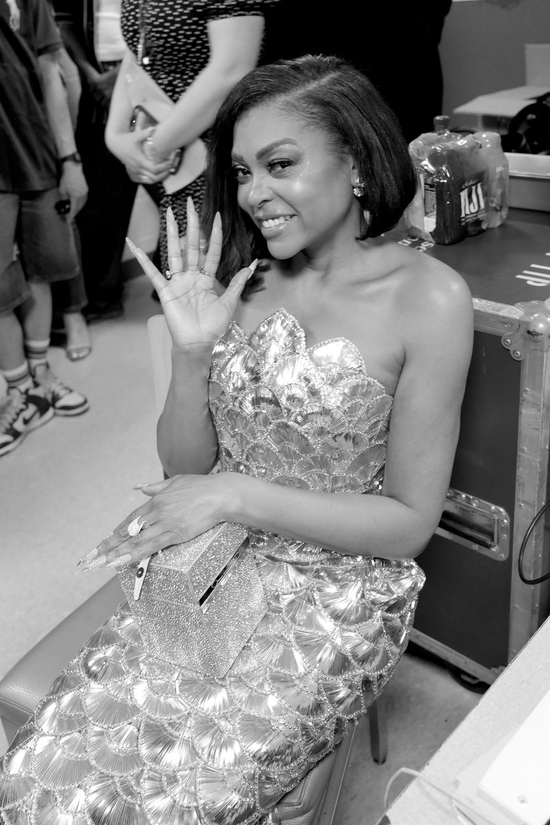 TPHensonDaily's tweet photo. 📸 Photos of @tarajiphenson attending the Tony's from June 16th have been added to our gallery! #TarajiPHenson #Taraji 

🔗https://t.co/VAkcnMIezr https://t.co/0xxq82Atbm