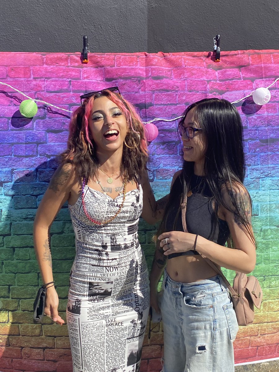 cuccimane777's tweet photo. i had so much fun running the @AvrilHeals booth with @Jaelynngrace at #QueerFairLA ✨ https://t.co/dHvvP7HqRp