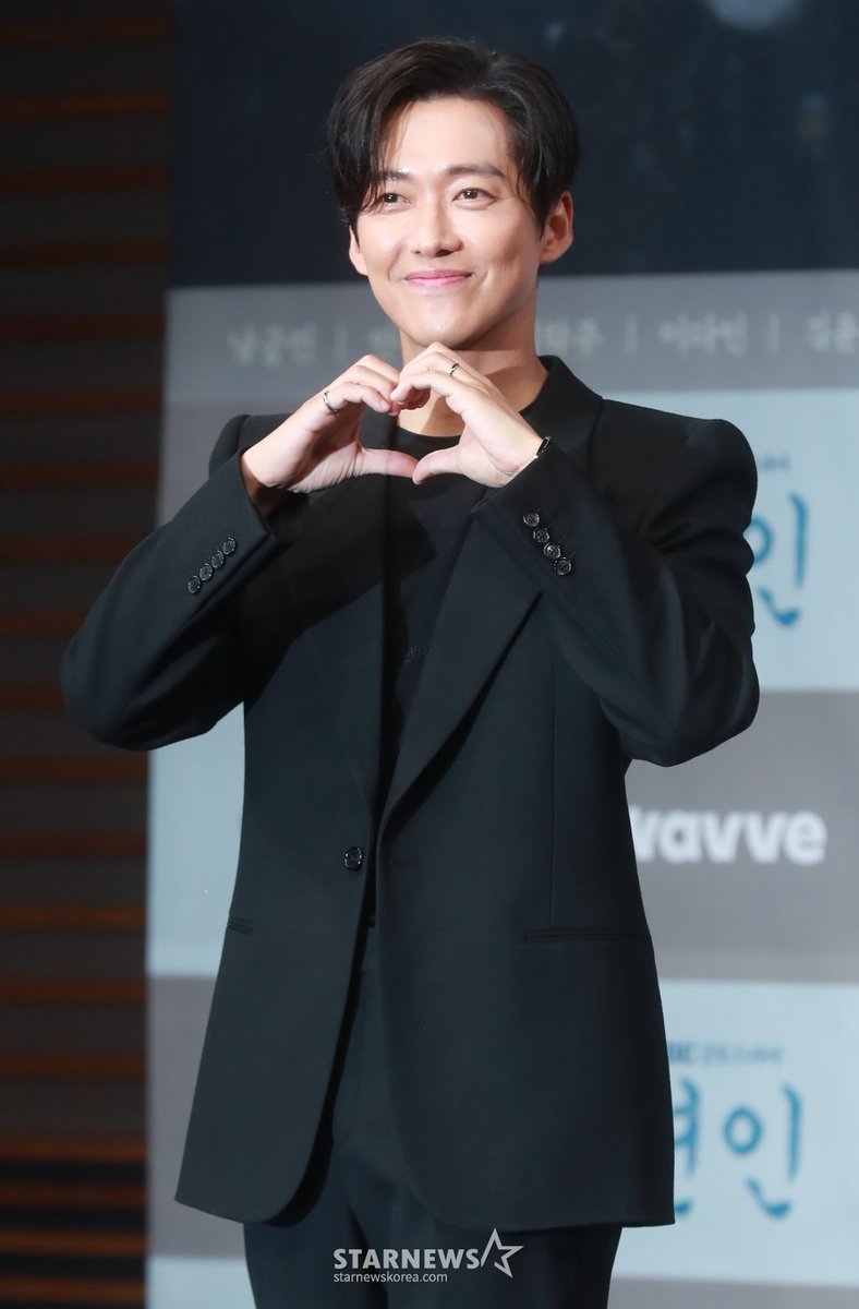 daheeverse's tweet photo. #NAMKOONGMIN reportedly casted to lead new tvN drama 'Our Movie'

 A story about a film director who is stuck in the sophomore jinx &amp; lives w/o a next life a
&amp; an actor with a limited lifespan who tries to live as the main character of her life.

🔗 https://t.co/BUgFeXlOGn https://t.co/KazdjKdFzC