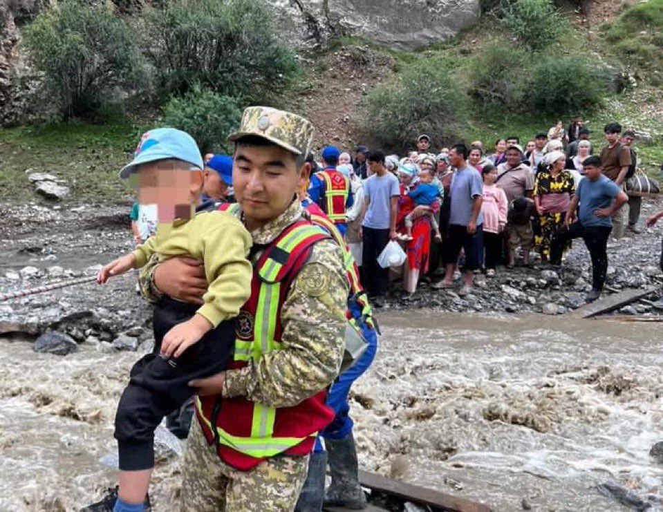 Türk Dünyası Belediyeler Birliği (TDBB) Ailesi Olarak, Kırgızistan’ın Güney Eyaletlerinde Meydana Gelen Sel Felaketinde Hayatını Kaybedenlere Allah’tan Rahmet Diliyor; Başta #Kırgızistan Üyelerimiz Olmak Üzere Kardeş Kırgız Halkına Geçmiş Olsun Dileklerimizi İletiyoruz…