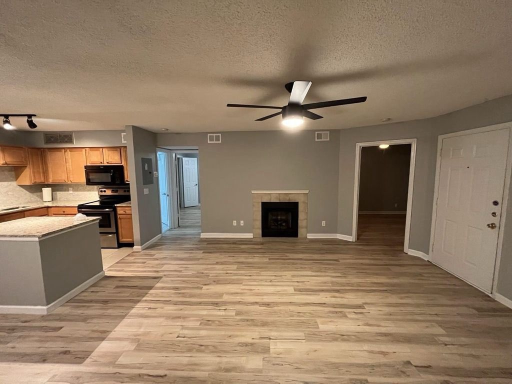 Availbile for rent!  zillow.com/homedetails/41…