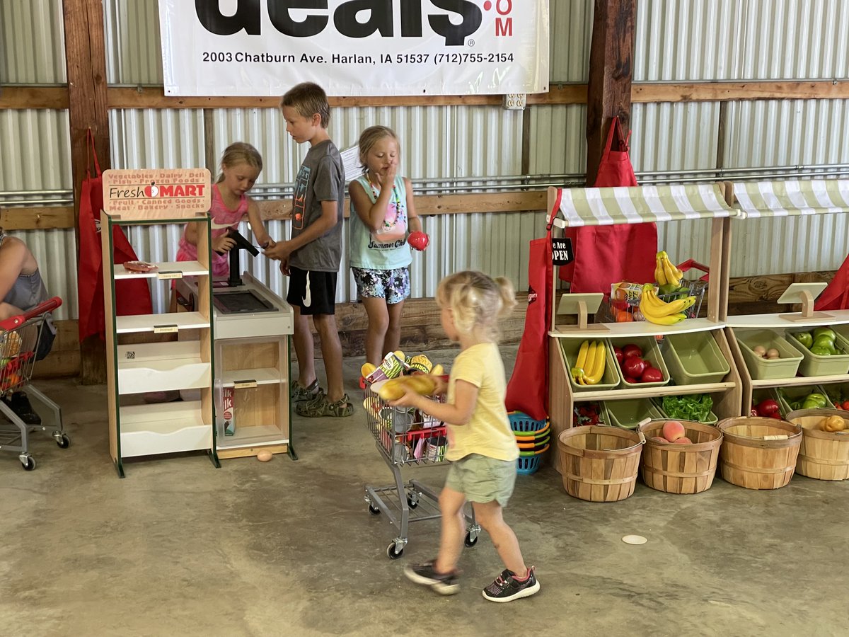 shelbyctyfairia's tweet photo. The Shelby County Fair is coming up this year. Get your boots on and saddle up! We can’t wait to show you everything that the fair has to offer. From bull riding to Little Hands on the Farm. Come join us July 7-15 at the Shelby County Fairgrounds. FREE ADMISSION! https://t.co/psBtWbt5Qg