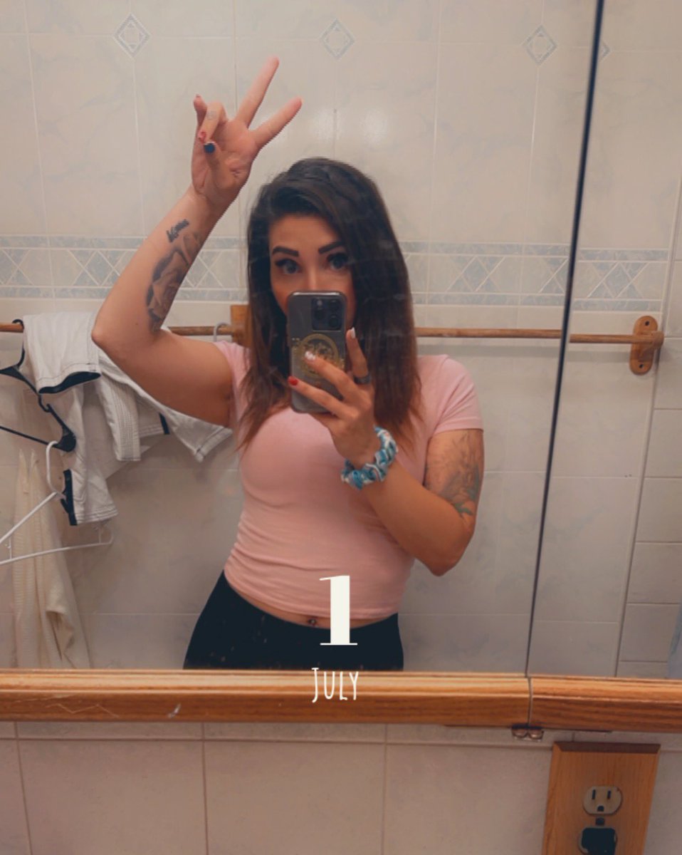 shel76019's tweet photo. First day of my Birthday month… countdown has begun 🥰🎉🎂🥳🎈🎁
#birthdaymonth #birthdaygirl https://t.co/BHJdSXxUS0