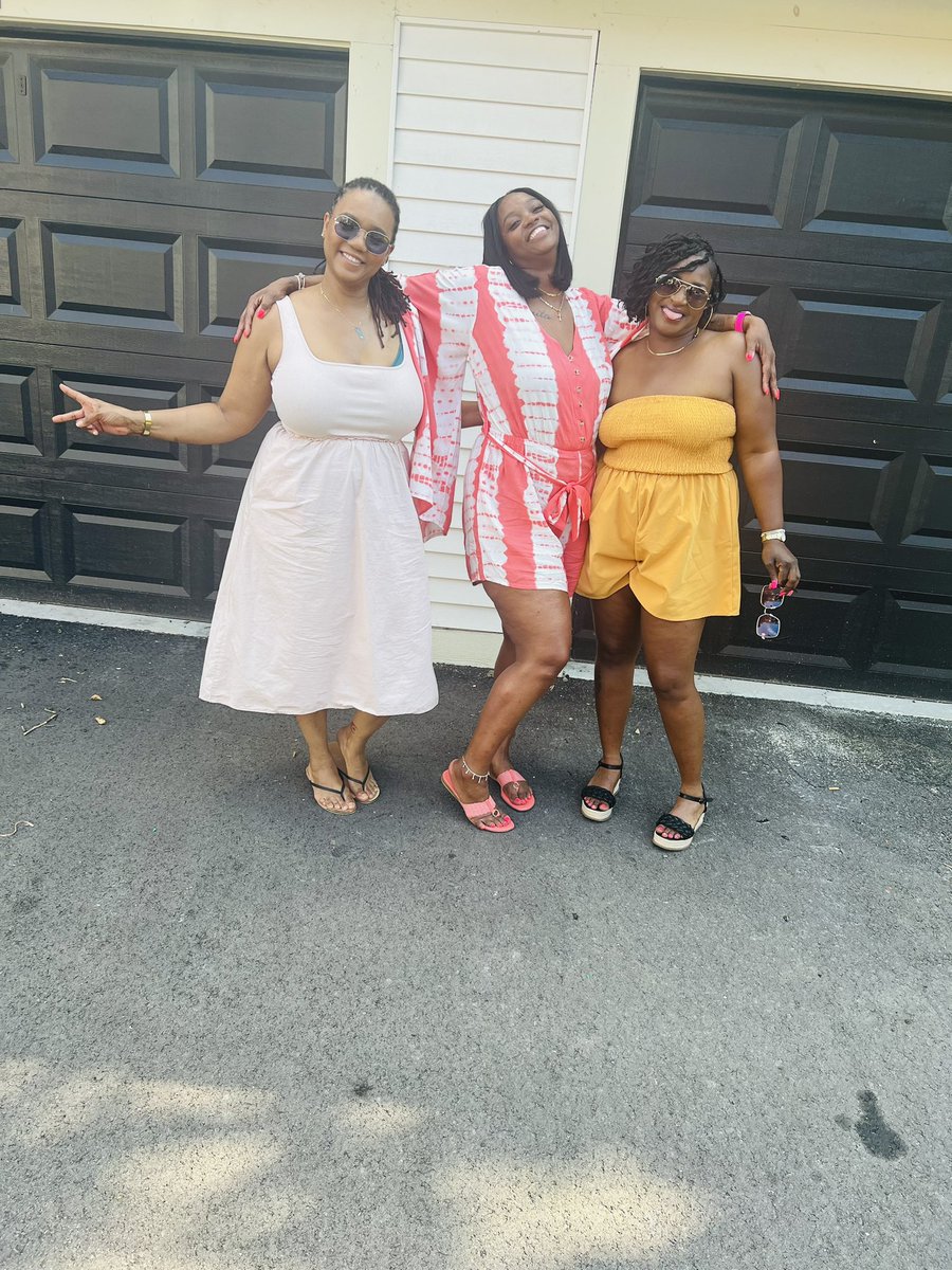 ladyj628's tweet photo. My son and friends came through for the Birthday girl ❤️❤️6/28♋️😊 https://t.co/JSk6zBqRv2