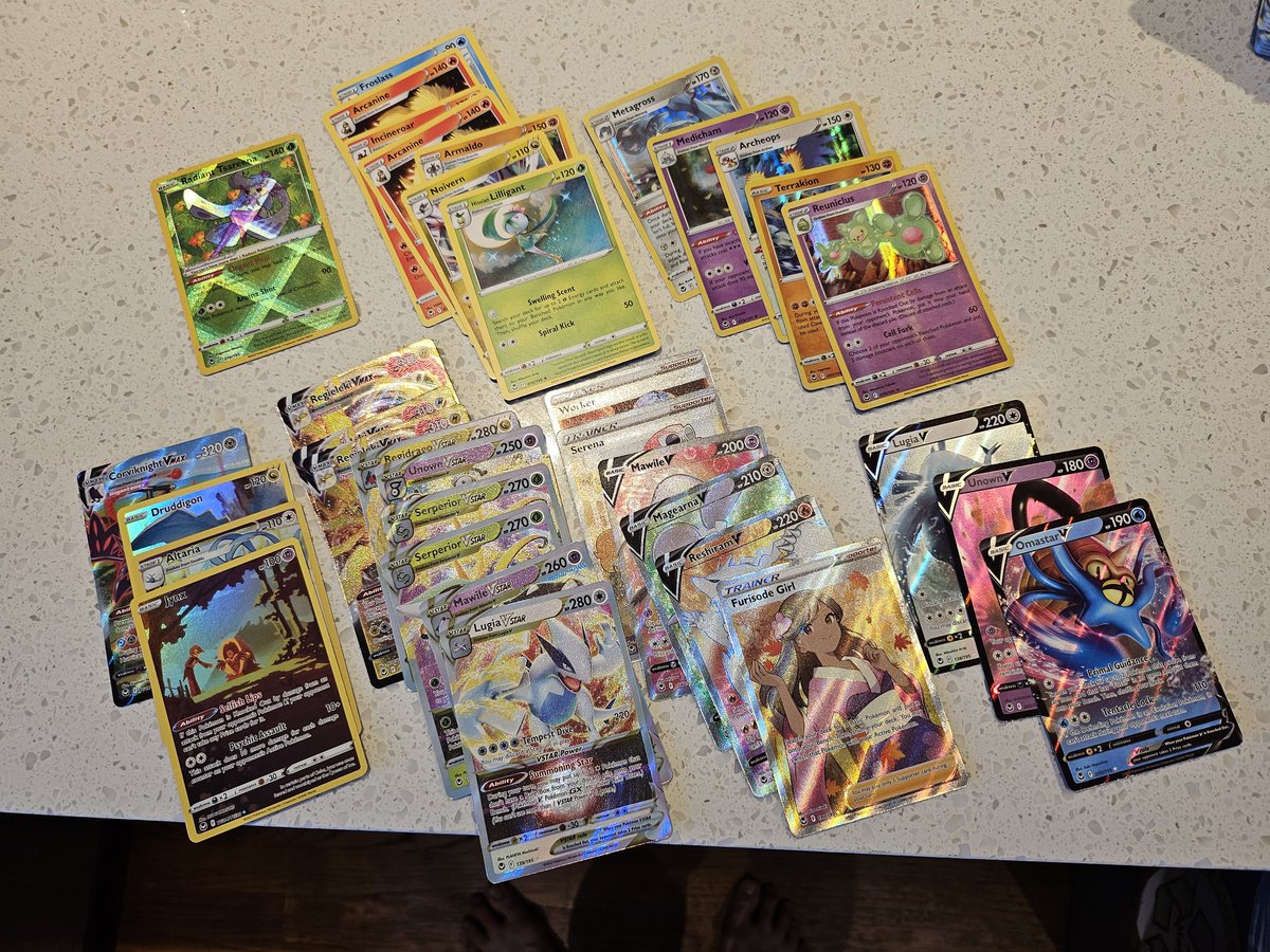 chu_christopher's tweet photo. @PKMNBay @SouthBayPokeHnt ended up buying 30 😂. nothing great tho. but thats a ton of hits! still tons left at the register when i was there! https://t.co/J7FtkssOBo