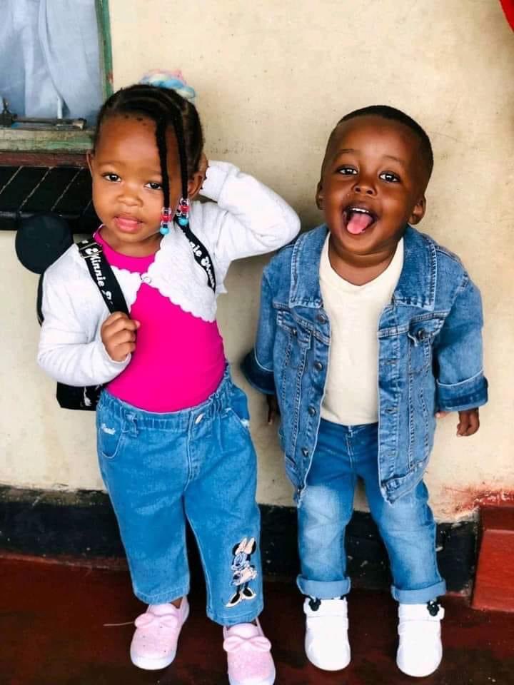 MbazimaThomason's tweet image. Help us  find the children in the picture, please, whoever sees them please call this number 0796600172 around Mogogelo