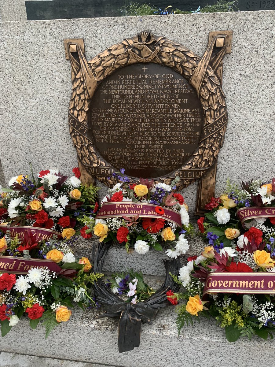 WesleyGreen79's tweet photo. Went down tonight to pay my respects to the unknown soldier. I don’t know who you are, but thank you for your service. Now you can rest. Now you are home. https://t.co/CfZppItCaq