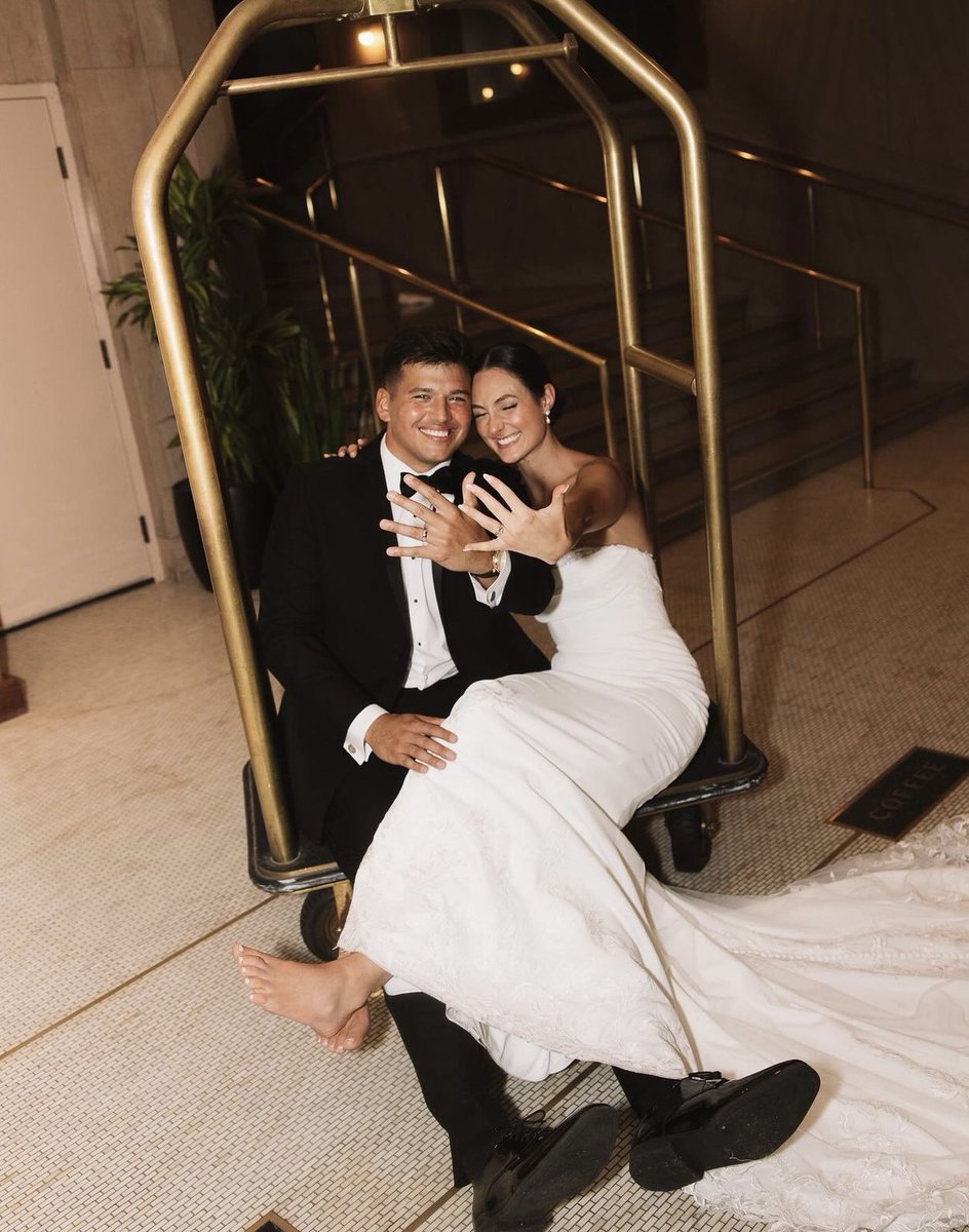 A few days late, but congratulations to the newly married Antonio and Annie Ortiz!

Wishing you all the best!

I have no idea how y’all survived wedding planning and football season at the same time 😅

#UFL #UFLRenegades