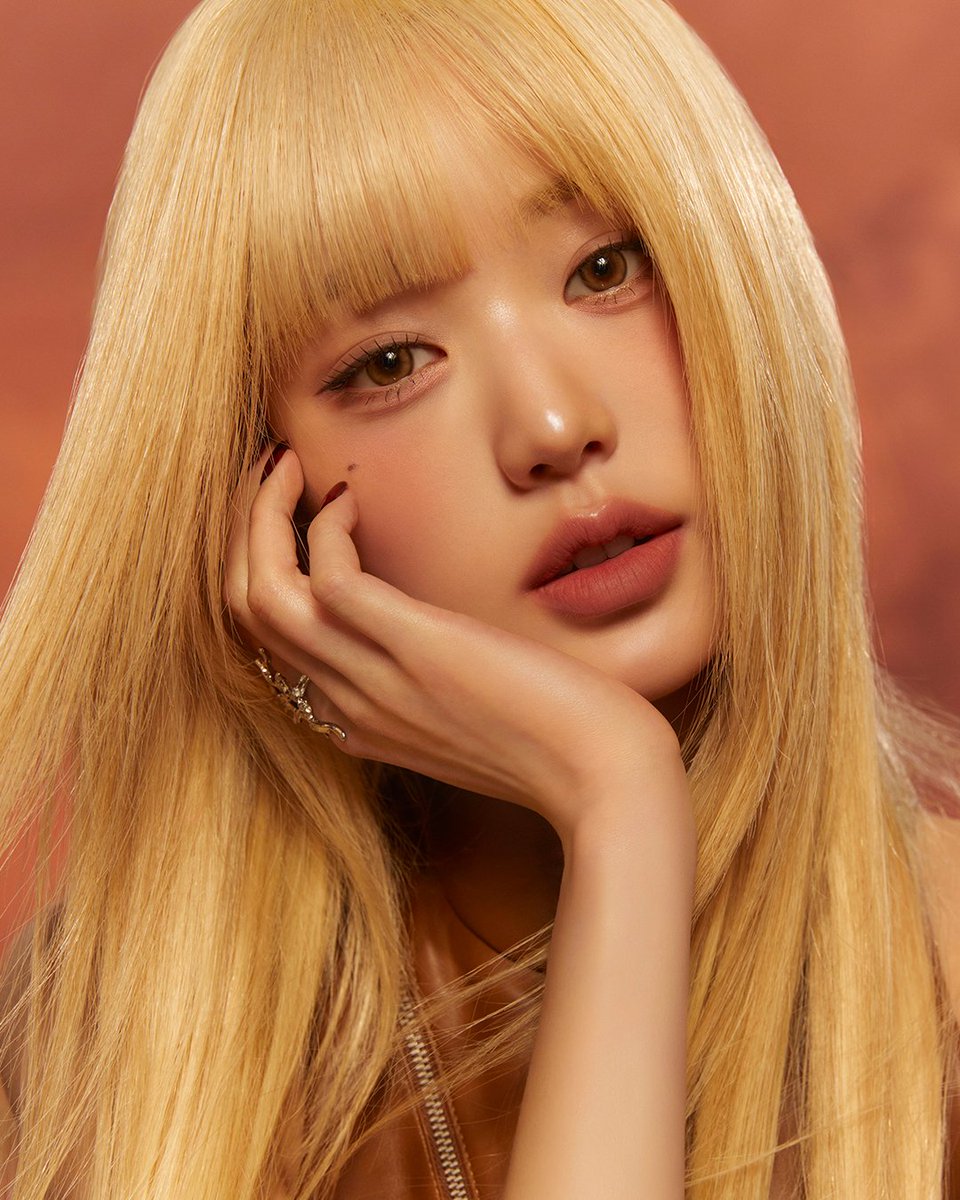 aboutblondes's tweet photo. 📸 | #WONYOUNG * @IVE_twt https://t.co/0hMSooQEjP