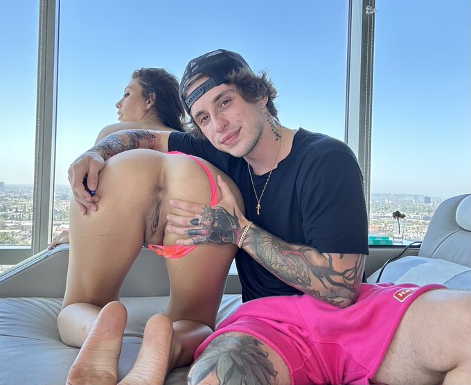 Watch Chris Rail's leaked NSFW photo on TwXstars