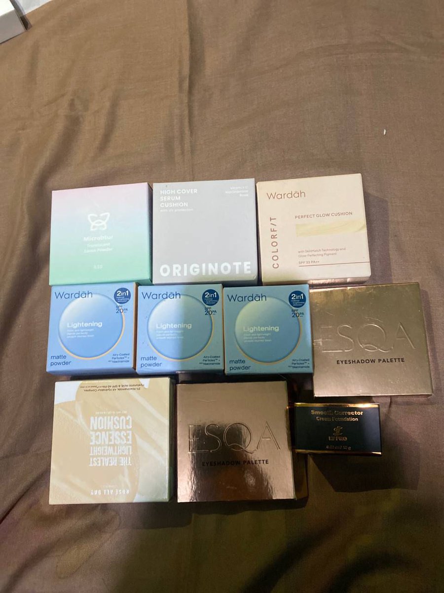 wts wtb
-loose powder mop mother of pearl 110k
-cushion rose all day light 100k
-eyeshadow esqa Goldie 95k
-foundation ltpro natural 90k

Dom Jabar Purwakarta co di oren gratis ongkir extra 
#zonauang #zonajajan
