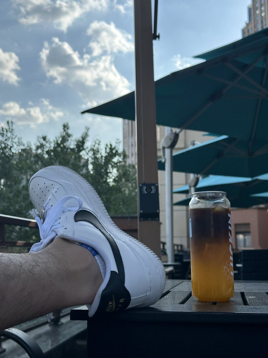 洛白歌LUOBAIGE tweet media