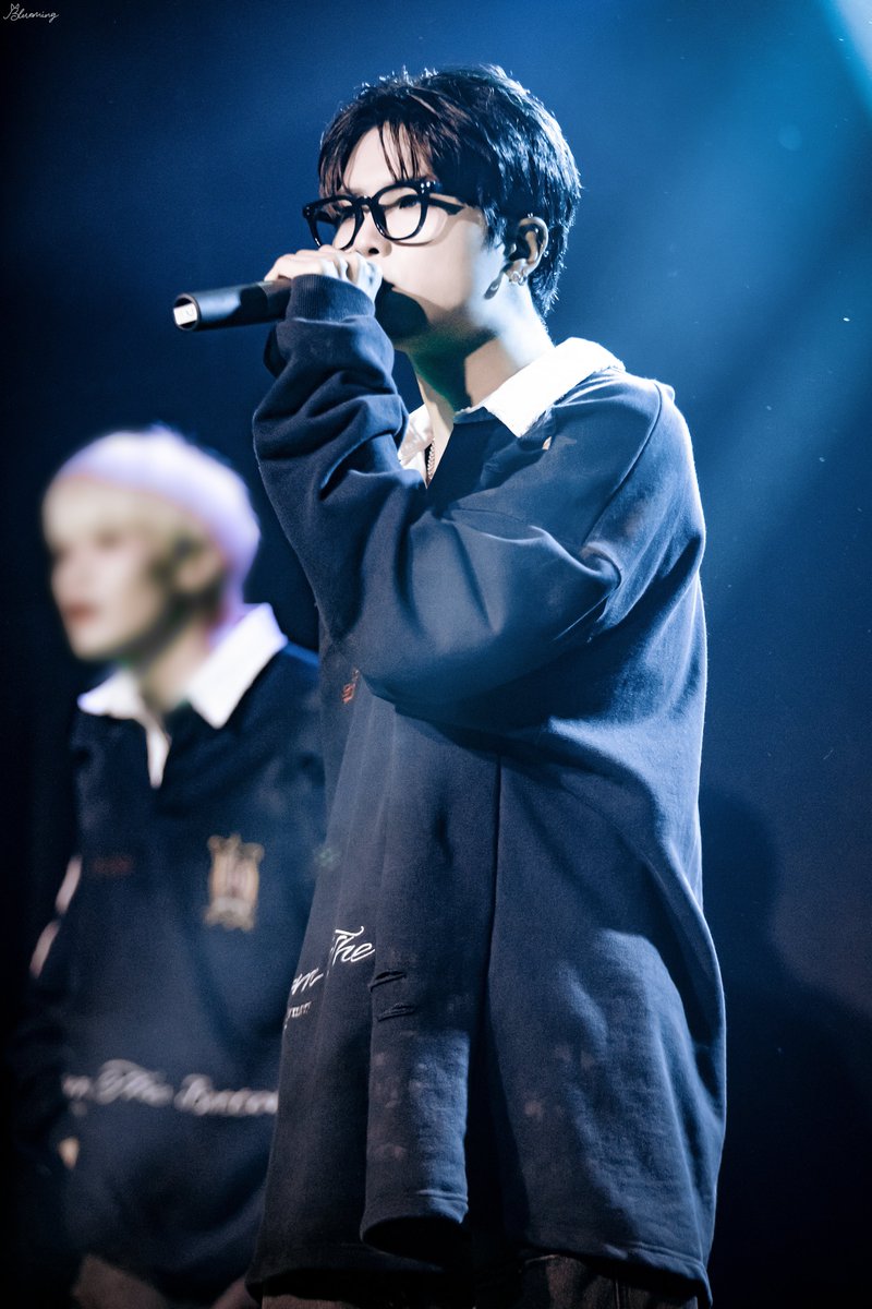 a_blueming_'s tweet photo. 240512-1부
.
🎤💎
.
#ABLUE #에이블루 #온 #동우 #김동우 https://t.co/GwWxX7Qhao