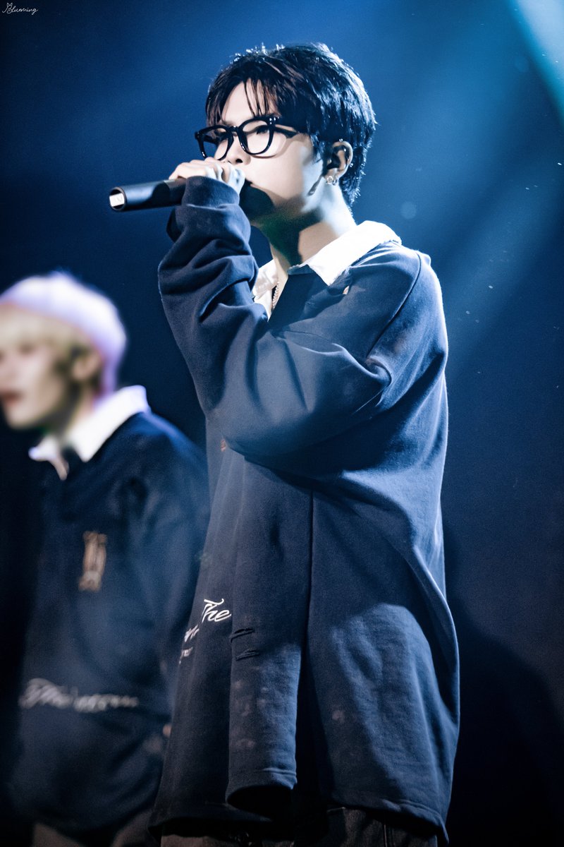 a_blueming_'s tweet photo. 240512-1부
.
🎤💎
.
#ABLUE #에이블루 #온 #동우 #김동우 https://t.co/GwWxX7Qhao