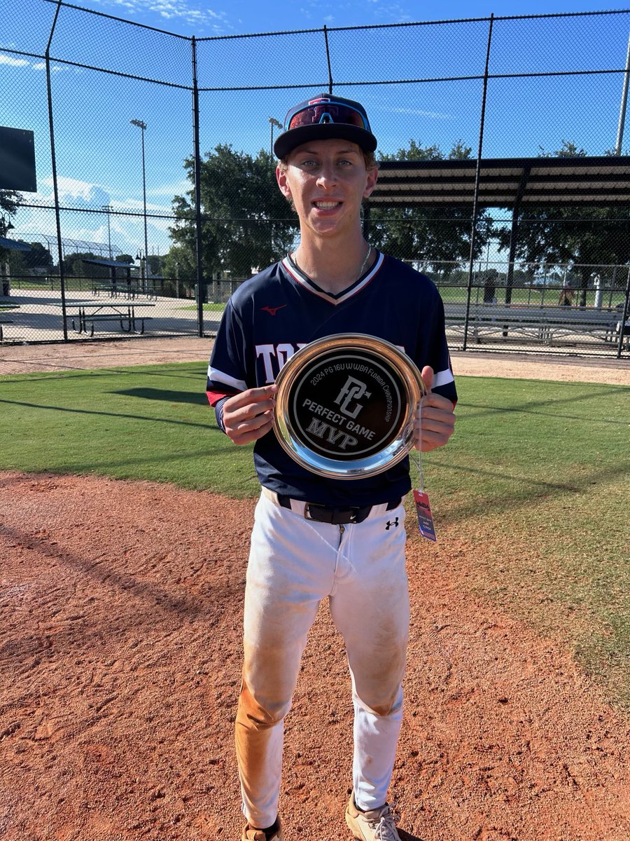 DulskiPaxton's tweet photo. Great weekend in Auburndale, MVP and #1 on top performers. Saw the ball very well and glad the team could come out with the win.@_GoRoos @Calvary_BB @GregOlsen25 @tmpaterror @andyfleischack1 https://t.co/EqSmblkwJB