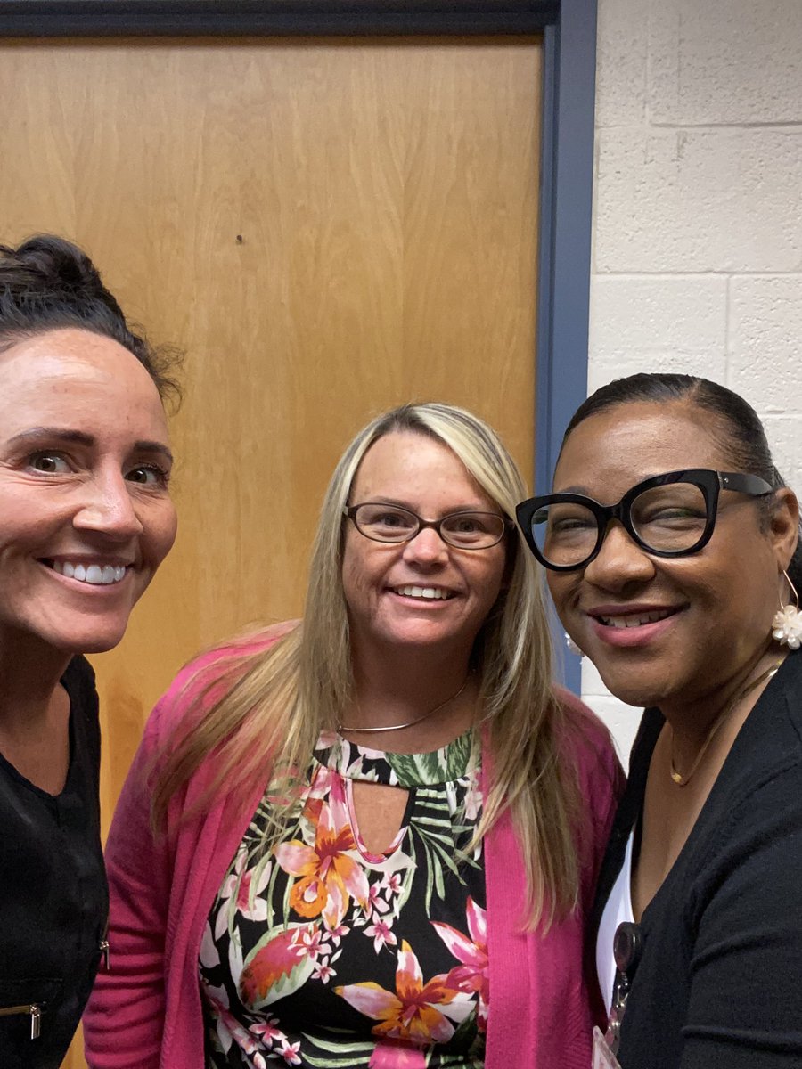 MichelleAFereb1's tweet photo. Got the keys to my new nest today! Can’t wait to SOAR together Fearless Falcons! https://t.co/EswVVKcrcQ