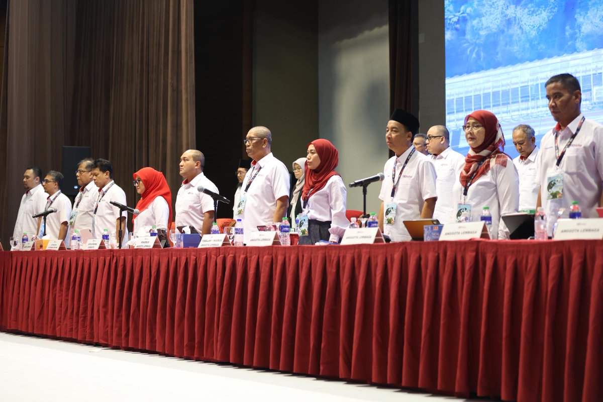 myCBPofficial's tweet photo. Mesyuarat Agung Perwakilan Tahunan kali ke-64 telah berlangsung dengan jayanya di Dewan Perdana Felda, Kuala Lumpur.
Terima kasih kepada para perwakilan yang hadir.
Semoga CBP terus melangkah jauh ke hadapan.
#mycoopbank
#cbpkanada
#cbp74 https://t.co/ysIAcoP4E9