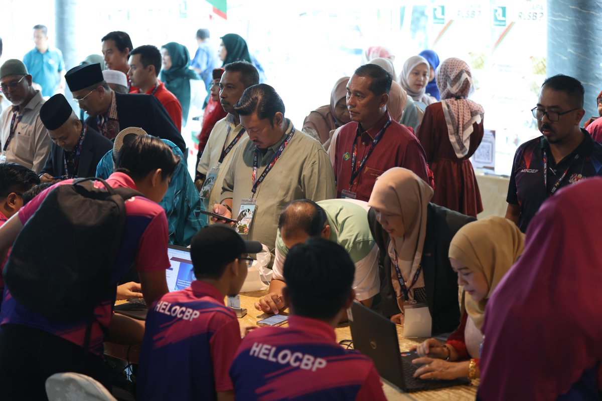 myCBPofficial's tweet photo. Mesyuarat Agung Perwakilan Tahunan kali ke-64 telah berlangsung dengan jayanya di Dewan Perdana Felda, Kuala Lumpur.
Terima kasih kepada para perwakilan yang hadir.
Semoga CBP terus melangkah jauh ke hadapan.
#mycoopbank
#cbpkanada
#cbp74 https://t.co/ysIAcoP4E9
