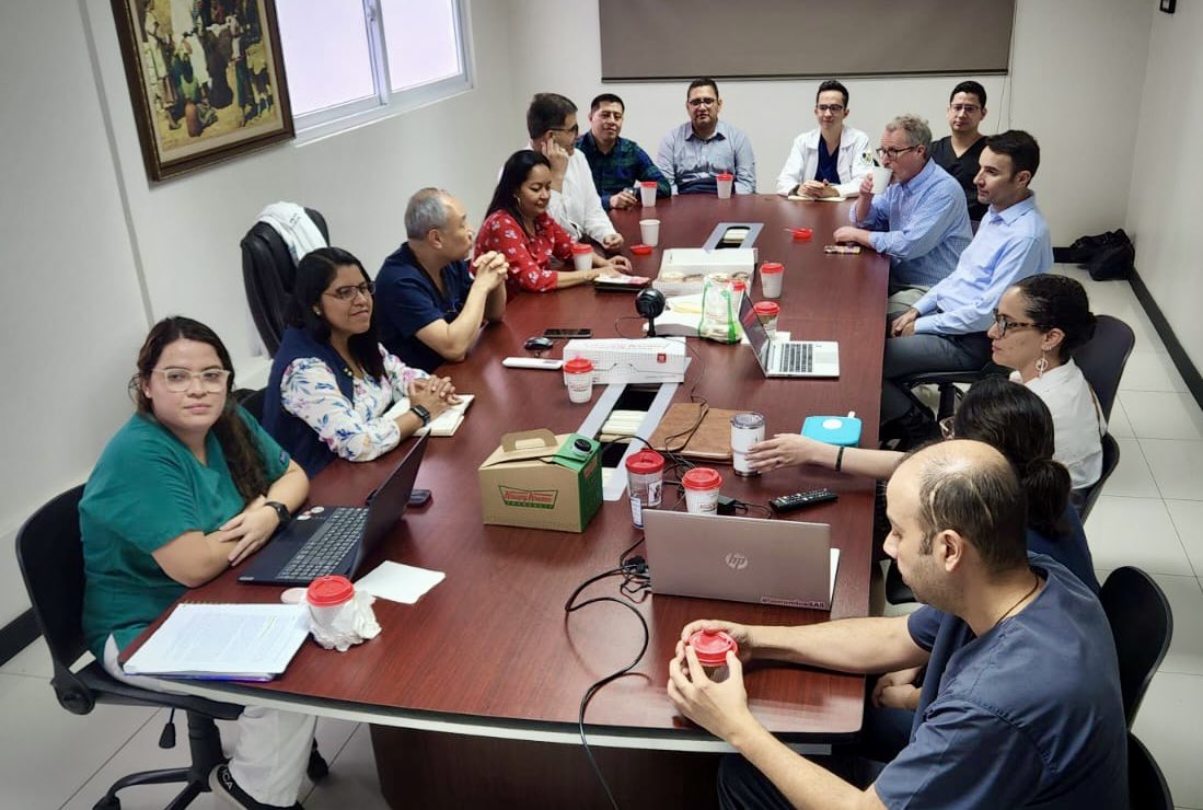 Alanepe1's tweet image. First #ScientificWriting #TeachingCourse in #CentralAmerica !!! 🇭🇳 🇸🇻 🇳🇮 🇬🇹
Building local capacities ❤️ #PediatricNephrology
Organized by #Guatemala 🇬🇹 @fundanier @IPNA_PedNeph @ISNkidneycare @Alanepe1
@MelvinBonillaF2 @slgold777 @carafuentes_g @catochita