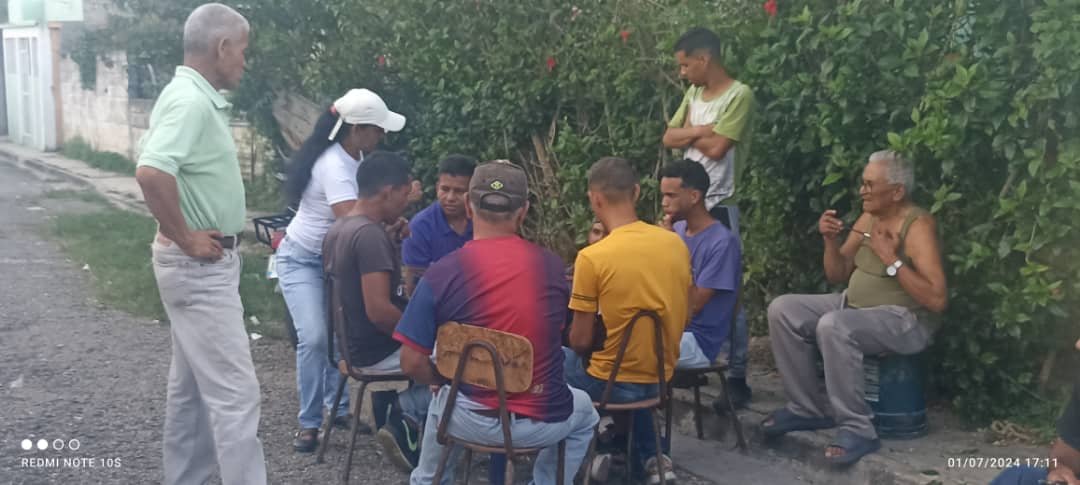 CESActivismoAD's tweet photo. El día de hoy 01 de julio, se realizó un CasaxCasa enseñando a votar a la comunidad del sector San José I en el Municipio Miranda.

#ADecosconedmundo
#VamosAGanar 🇻🇪 https://t.co/GfjAZgbK8G