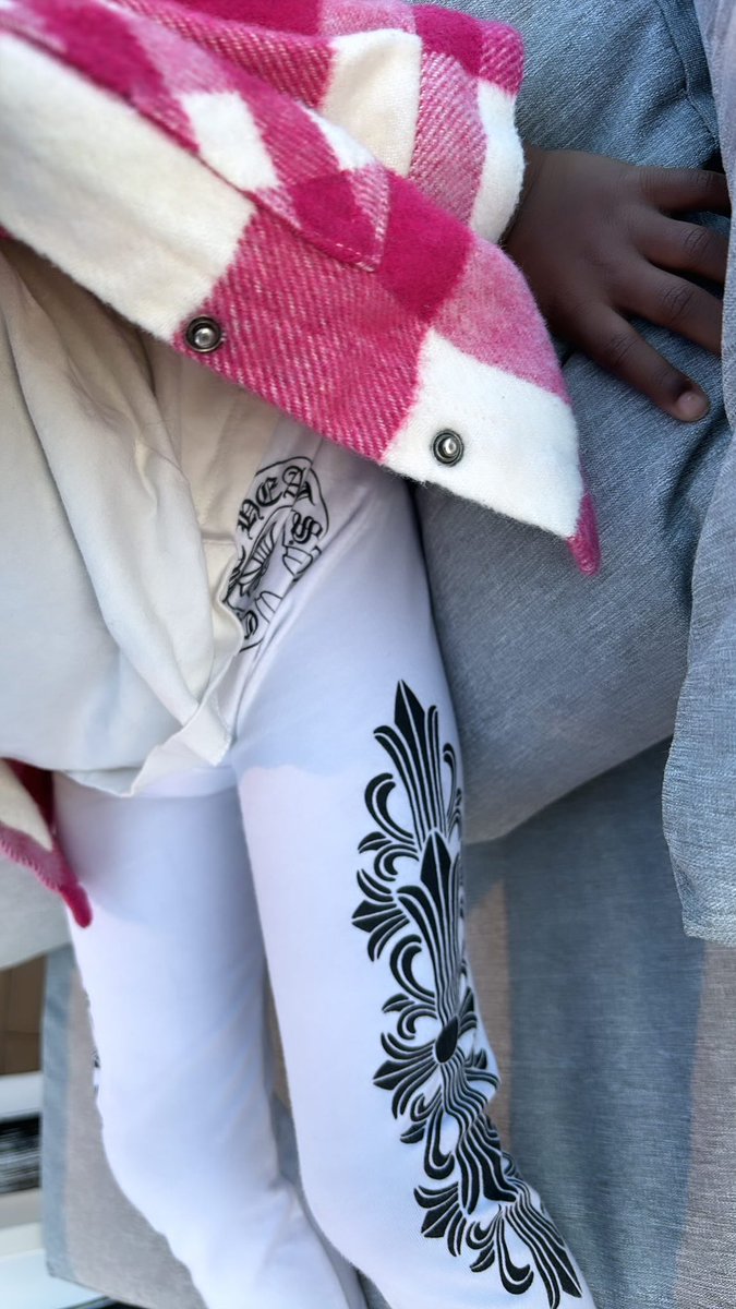 kaniyahikirah's tweet photo. saba in chrome hearts literally https://t.co/kkMXIH1Ijb