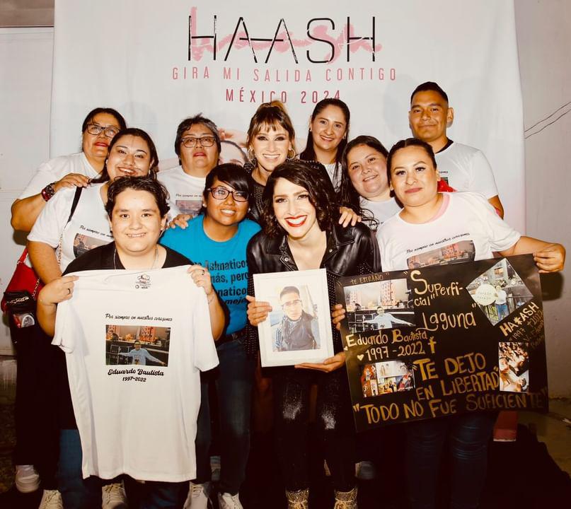 HaAshLaguna's tweet photo. #NuestraPrimerFotoConHaAsh
No saben lo mucho que significa para nosotros está foto, todo lo que luchamos para lograrla
Gracias por el apoyo, especialmente a nuestras chicas hermosas @haashoficial, son las mejores ídolos del mundo. Hicieron este momento, el más mágico y especial https://t.co/9CmesEWWMA