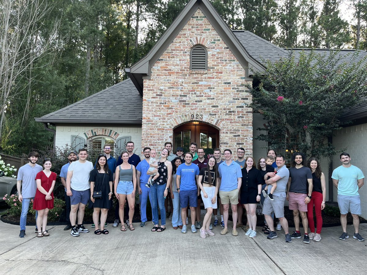 UMMCRads's tweet photo. Welcoming to our new R1s during orientation after a fun welcome party over the weekend for new interns and R1s at our chief resident, James Decker’s 🏠! Your UMMC Radiology family is so happy you are here! https://t.co/qd4iKzHsKI