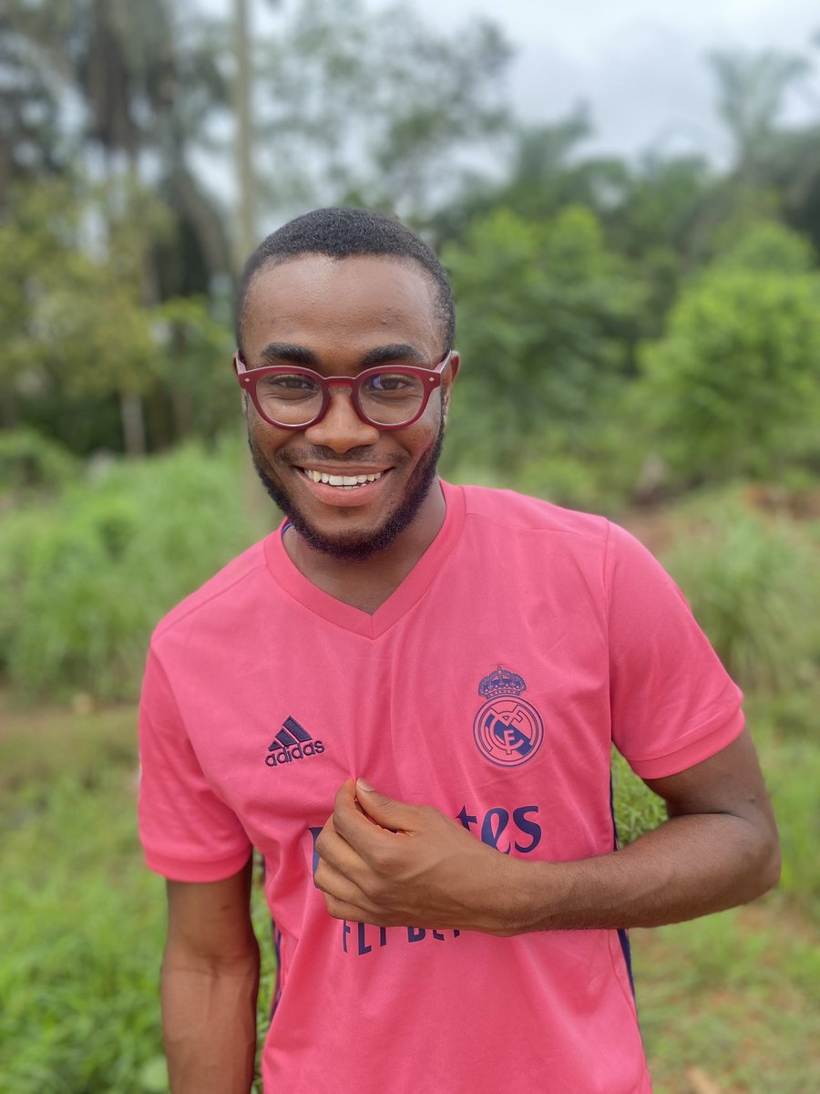QuireAlfred1's tweet photo. On this special day, I’ll bask in the warmth of my own radiant smile.😊 
Today, a unique treasure in the world 🌎 was born and it’s a day to celebrate because it’s my birthday.
HAPPY BIRTHDAY TO ME!🍾🎊🎉🥰 https://t.co/zjJ7XJpmHV