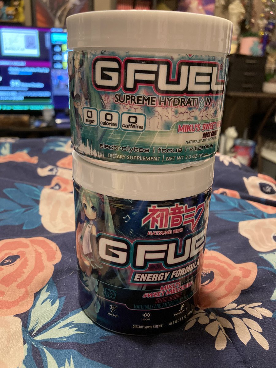 metalljellyfish's tweet photo. Powdered Miku!
Actually legit wanted to try this one not for Queen Miku but because I used to like a strawberry watermelon drink and I can’t find it anymore https://t.co/77SsCpsEvN