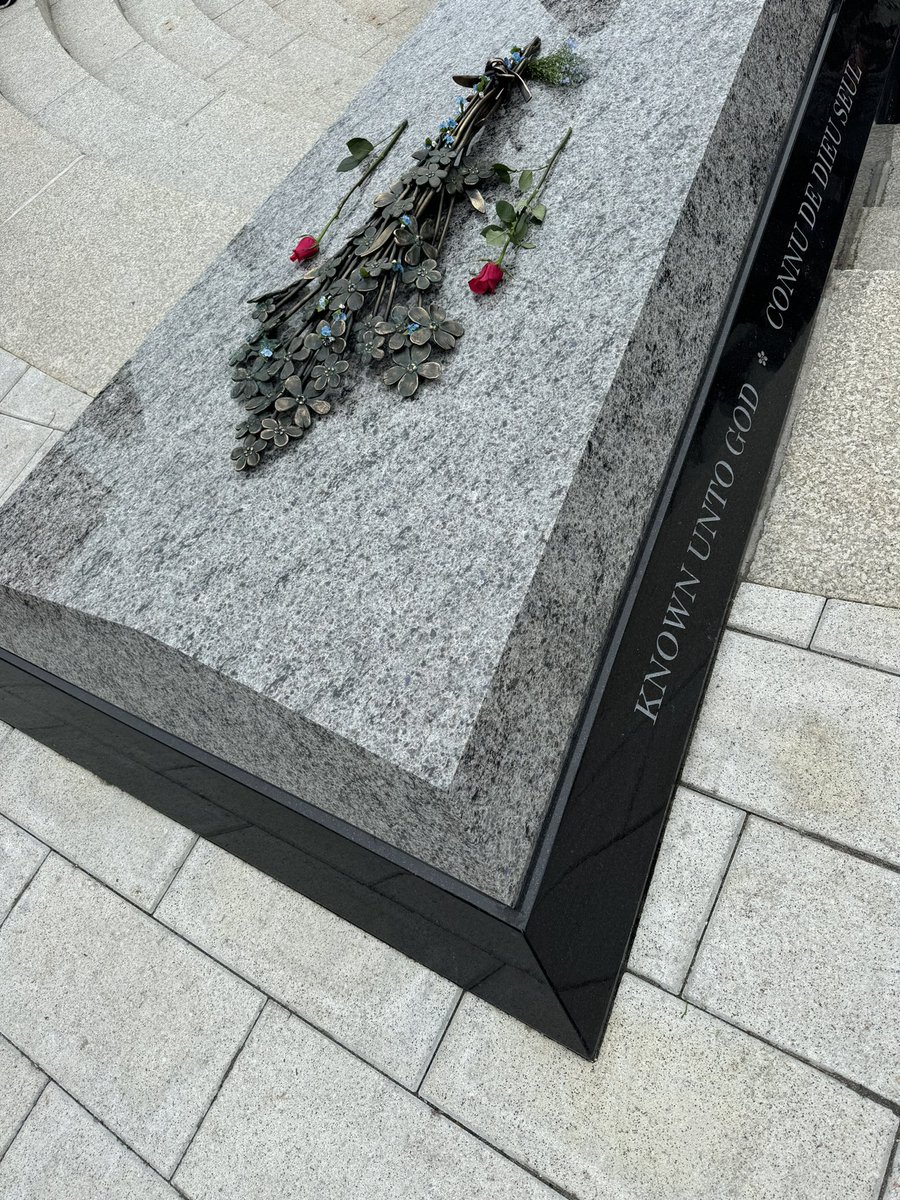 Melissa Royle Critch tweet media