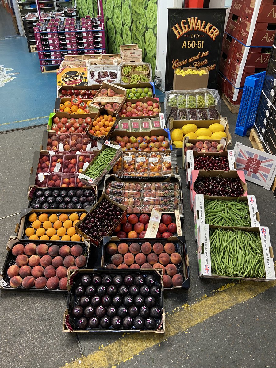 HGWalker1's tweet image. Garden peas and Bobby beans from the Wye valley to add to your lists! Beautiful display again from the team #sunmer #summerfruits #seasonalproduce #wyevalley #englishproduce #cherries #berries #grape #flavour #taste #healthy #localfood #vegetarian #vegan