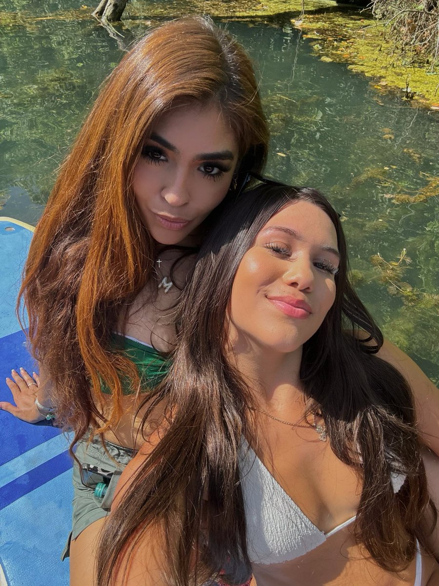 ettevem's tweet photo. Happiest when I’m near waterrrrr https://t.co/gIP5aSKkcp