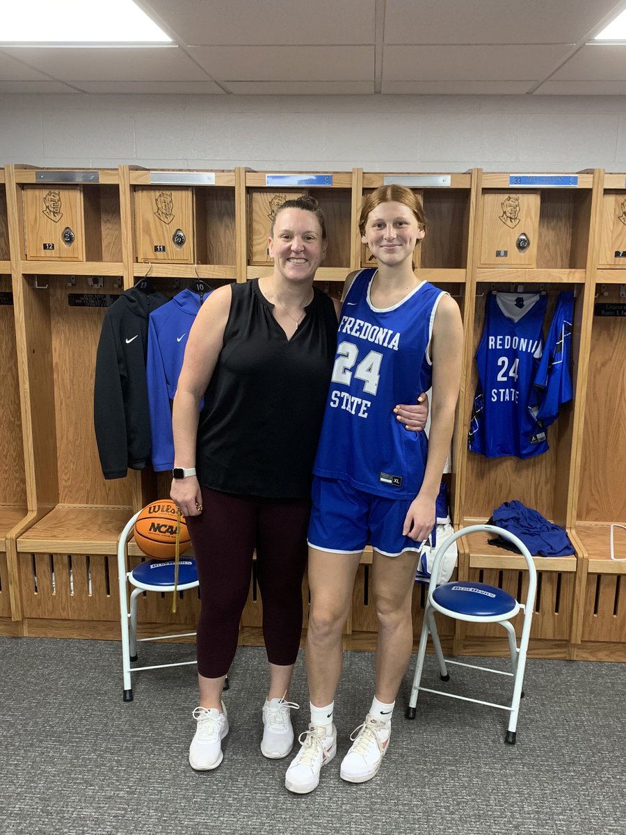 LuvrainGaskins's tweet photo. Thank you coach Cartmill and coach Norton for taking your time to give me a wonderful campus tour of Fredonia State. I’m happy to receive an official offer. https://t.co/CvFCAPs593