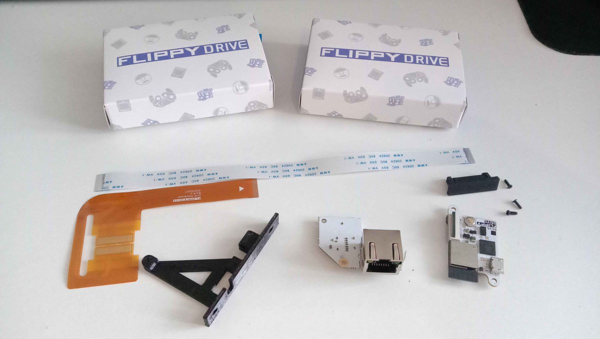 WeskMods's tweet photo. First batch of Flippydrive/drives have arrived for Aussie testers! Thanks @trevorrudolph !

@emu_kidid @SubElement 

#flippydrive https://t.co/dXUYMRZSBZ