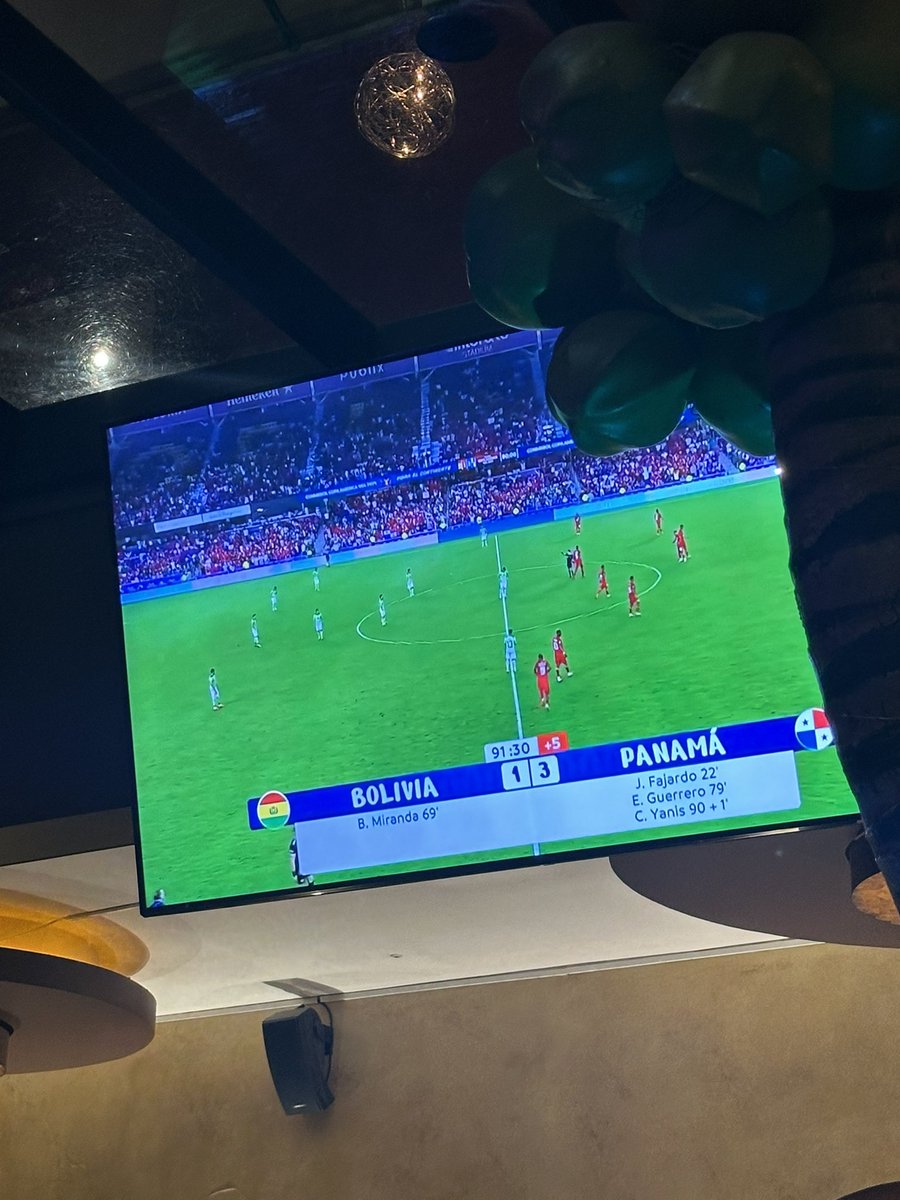 10PAMELA20's tweet image. Menciona algo más decepcionante que la selección Boliviana 🇧🇴🤡