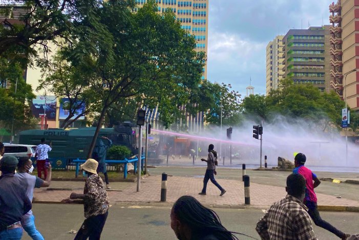 omwambaKE's tweet photo. Live scenes from Moi Avenue in Nairobi CBD https://t.co/4qtQQen37G