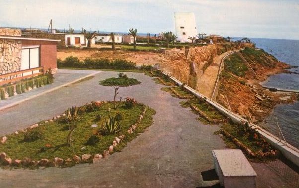 pasadodorihuela's tweet photo. Vista desde Cabo Roig de #Orihuela del mar en el año 1963. https://t.co/YyhUmOSY1r