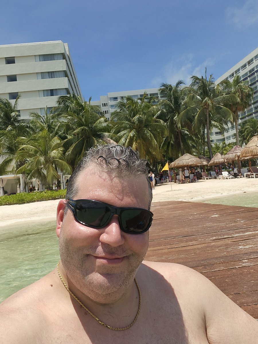 Canadian Famous Magician Magicman Farley was spotted in Cancun Mexico