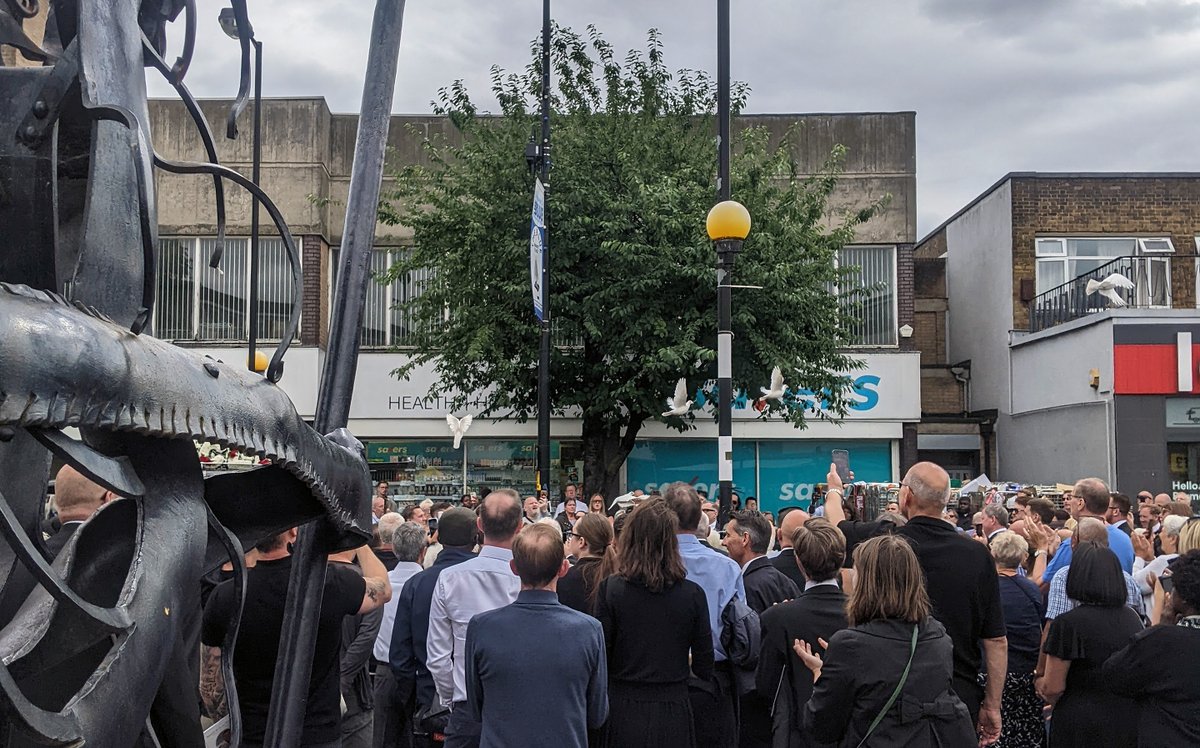Russell Dryden - #Bermondsey #Legend
video by <a href="/OldFriendsSPark/">” Friends of Southwark Park 🌳</a> x.com/OldFriendsSPar…
