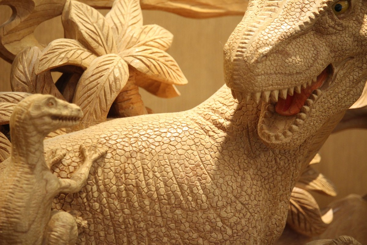 富山県の伝統的工芸品、#井波彫刻。 青山スクエア館内レジカウンター横