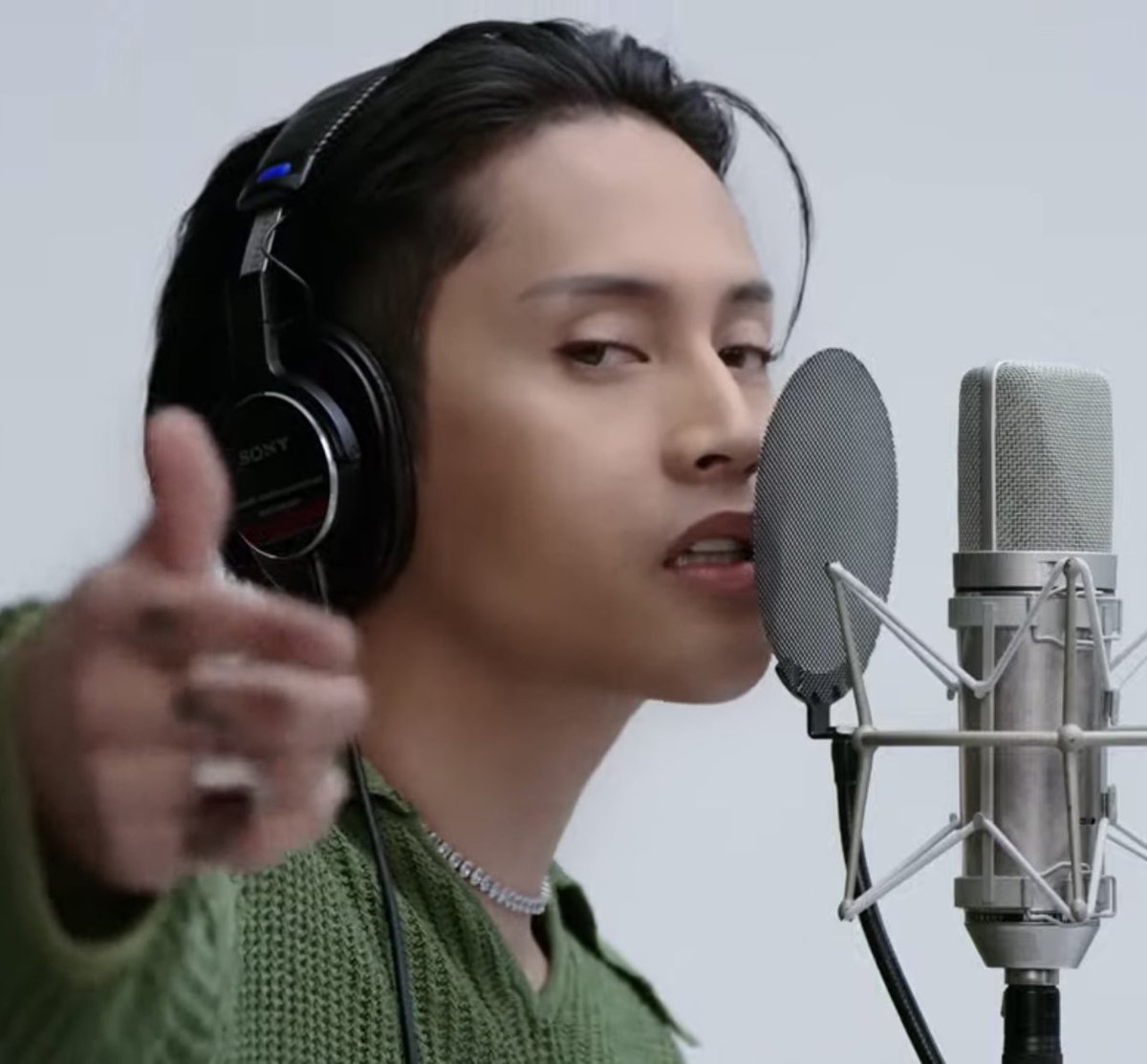 温かな皆さんに感動しています
私をファンダム迎え入れてくれてありがとう🫶
I am impressed by all the warm people.
Thank you for welcoming me into your fandom!