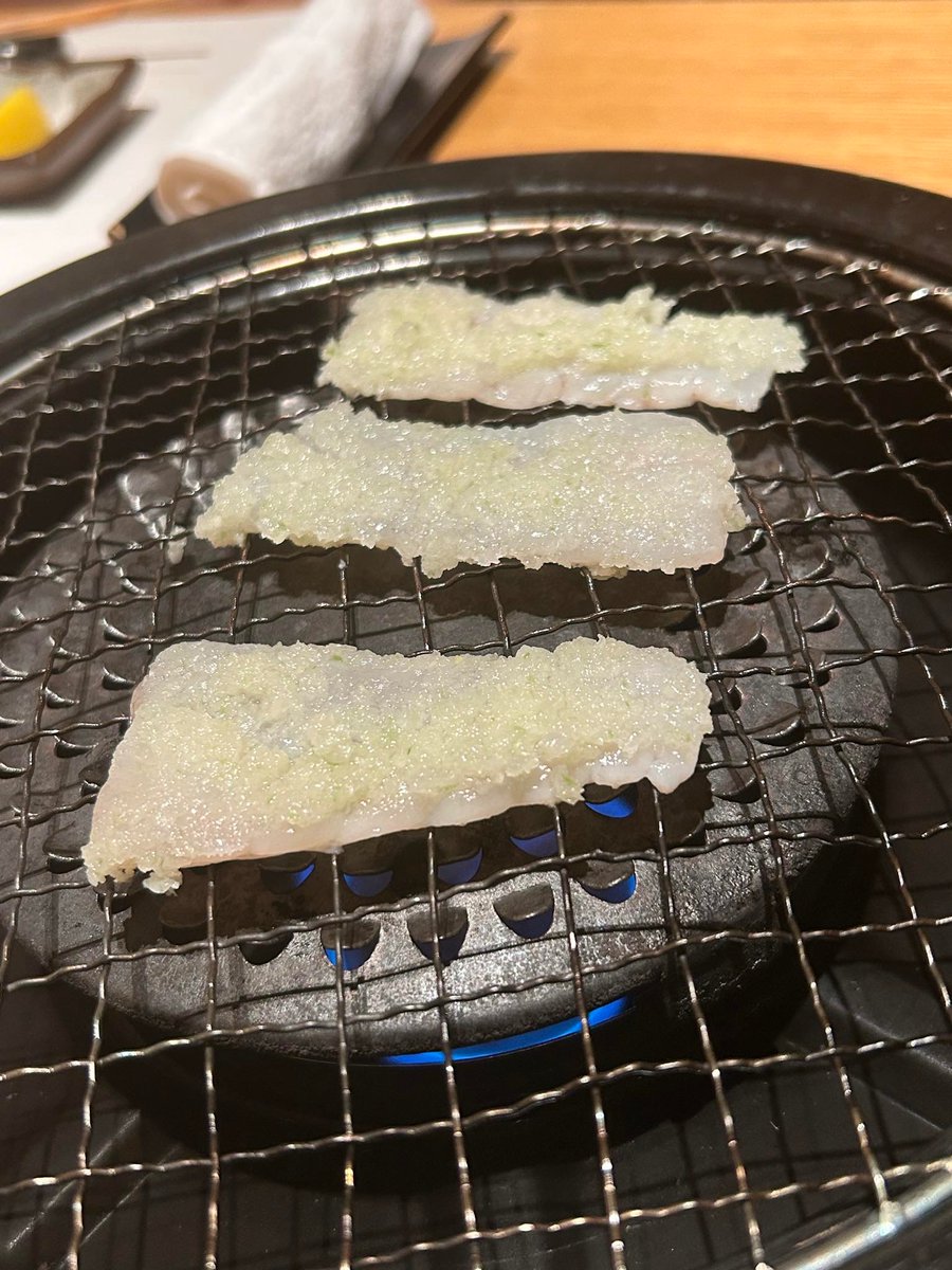 心・技・体 うるふ📍神谷町
角界喧嘩最強と言われた千代の富士のお店
フグ焼肉を筆頭に、おつまみまみありの、ちゃんこありの総合格闘技UFCスタイル
この季節はあまり混んでないからデートに便利

#河豚
#レストラン 
#うまい
#グルメ
#鶴屋玲